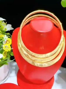 kiềng bạc xi vàng khóa vặn có khắc số chuẩn 24.k kèm hộp nhung E.2.30