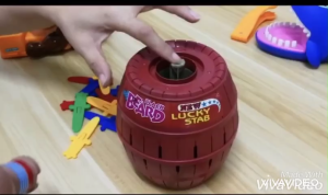 [Choo Choo Toy] Pop Up Pirate Game  Pirate Barrel Running Man Roulette Pirate Game Toy 海盗桶游戏 Permainan Lanun - BT247