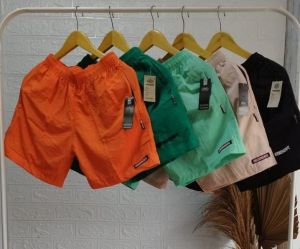 celana pendek  selutut pria dan wanita 4 pcs/95.000 warna random