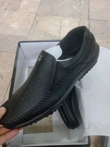 SEPATU SANTAI UNTUK PRIA DEWASA