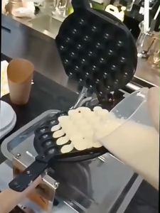 Egg waffle machine 220v/60hz Egg Bubble Waffle Maker Machine Bubble Puff Cake Iron Maker