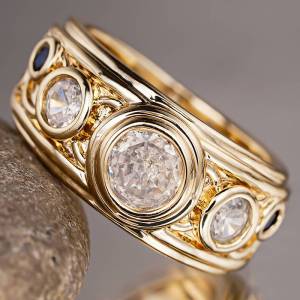 Huitan Gold Color Metal Women Rings Luxury Jewelry for Party Daily Engagement Trendy Accessories Inlaid Shiny Cubic Zirconia