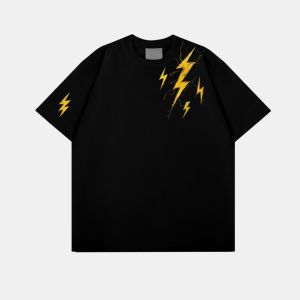 เสื้อยืดคอกลมแขนสั้นทรงหลวมสไตล์อเมริกันย้อนยุคพร้อมลายพิมพ์เรซิ่นสำหรับผู้ชายและผู้หญิงในช่วงฤดูร้อน