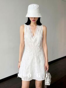 Resort Style French V-neck Sleeveless Summer New Dress