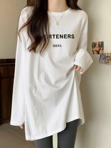 เสื้อยืดแขนยาวผ้าฝ้ายแท้สีขาวหลวมๆ สำหรับผู้หญิง ฤดูใบไม้ผลิและฤดูใบไม้ร่วง ไซส์ใหญ่ เสื้อชั้นในยาวคลุมสะโพก ด้านบนสำหรับใส่ไปทำงาน