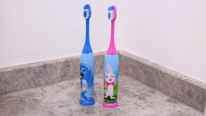 ARAFURA - Sikat Gigi Elektrik Anak-Anak - H417 - Multi-Color