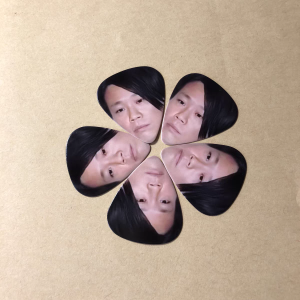 Thickened Celluloid Guitar Picks Zhang Ke Made Mistakes in Cooking Guitar Plectrums Can Be Played Selectable Thickness