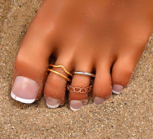 Adjustable Stainless Steel Toe Rings for Women Simple Hollow Heart Design Perfect for Summer Beach Vacation Set of 3