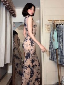 Elegant Retro Chinese Style Fitted Sheath Qipao Dress