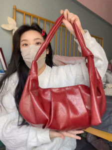 Casual Red Cow Horn Bag Womens Large Capacity Soft Leather Shoulder Crossbody Dumpling Bag Lazy Style 2025 New Fashion