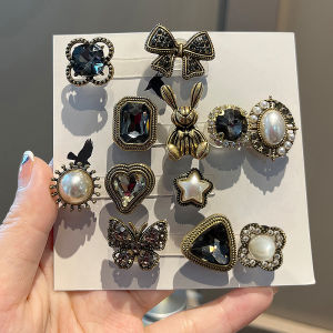 Black Crocs Shoe Buckle Decorative Accessories Hole Shoes High-End Feeling Shoe Clips DIY Parts Carabiner หัวเข็มขัดรองเท้าแบบเจาะ