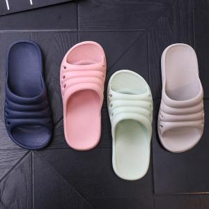 Summer Anti-Slip Soft-Soled Childrens Slippers Indoor Bath Home Use Boys Girls Matching Family Slip-On Shoes Easy to Wear