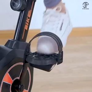 Indoor Bike / Spinning bike Sepeda statis peralatan fitness dalam ruangan yang sangat tenang /Sepeda statis Spinning Bike Sepeda olahraga