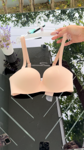 รหัส SBT9004 *งานเซลล์ราคาพิเศษ* Sabina เสื้อชั้นใน มีโครง Seamless Fit รุ่น Maggie Mae รหัส SBT9004BK สีดำ SBT9004CL สีเนื้ออ่อน