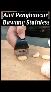 Alat Penghancur Bawang Putih & Bawang Merah Stainless Steel Gagang Plastik Garlic Press Crusher Penggerus Penghalus Pencacah Jahe Kunyit Bumbu Dapur Serbaguna Food Grade - HOMIA