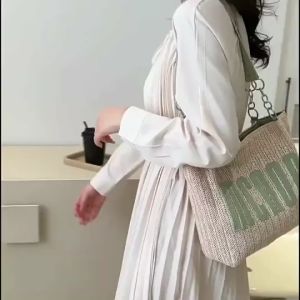 กระเป๋าถือ แฟชั่น ใบใหญ่ งานเข้าใหม่ W67 - กระเป๋าที่ประสบการณ์ใหม่