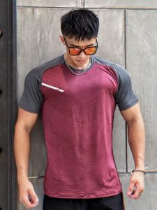 เสื้อออกกําลังกายผู้ชาย