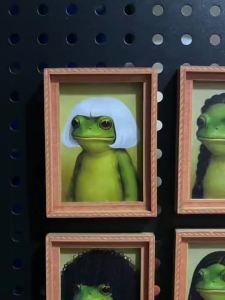1Pc Mini Wooden Photo Frame Frog Fridge Magnet Funny Green Frog & Haircut Modern Kitchen Decor Durable Refrigerator Ornament
