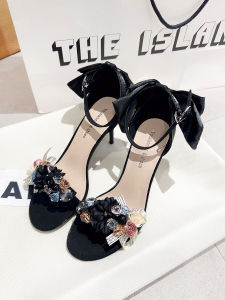 รองเท้าแตะส้นสูงผูกโบว์ลายผีเสื้อสำหรับผู้หญิง ฤดูร้อน 2025 รองเท้าแตะส้นสูงแบบสวมหัวโล่ง ทรงเข้ารูป ทรงเข้ารูป สไตล์เกาหลี