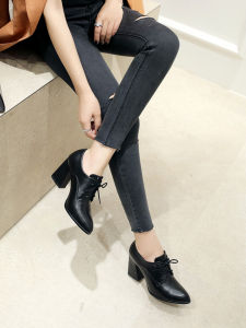 รองเท้าส้นสูงหัวแหลม หัวเข็มขัด หัวเข็มขัดลึก รองเท้าทำงาน รองเท้าส้นหนา สไตล์อังกฤษ สีดำ รองเท้าหนังขนาดใหญ่ รองเท้าส้นสูงสำหรับผู้หญิง