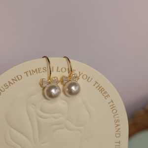 Sweet Milk Candy Pearl Ear Hooks Earrings Unique Design Sensation Luxury French Style Fashion Jewelry Silver Earrings for Women