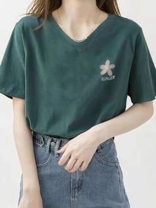 Plus Size Loose V-neck Short Sleeve T-shirt
