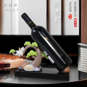 New Chinese Style Luxury Home Decor Wine Rack Display Piece Cat Shaped Resin Handmade Multi-Functional Living Room Decor