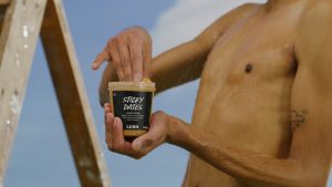 LUSH สครับผิวกาย สครับน้ำตาล STICKY DATES SUGAR SCRUB - สติกเกอร์กาย น้ำตาลสดผิว