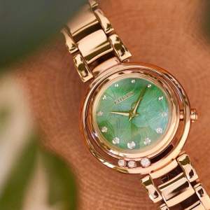 ĐỒNG HỒ NỮ CHÍNH HÃNG Citizen L EM1113-82Y Eco-Drive Green Dial Sapphire Gold Stainless & Case Diamonds For Lady