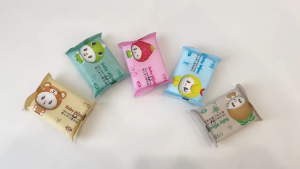 City Goods 5pcs Small Bag Wet Wipes for Hand and Mouth Cleaning Portable Travel Essentials Kids Use(random)