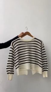 Luvita Stripe Knit Atasan Rajut Wanita Korean Style Terbaru