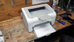 Khay để giấy khay định vị giấy máy in HP 1102 hàng tháo máy