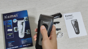 Kemei Foil Professional Electric Shaver Mini Portable Razor Rechargeable Beard Trimmer USB Hair Shaving Machine for Men KM-9038