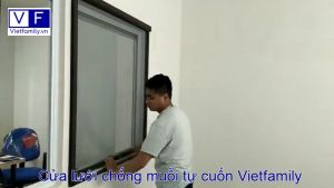 Cửa lưới chống muỗi tự cuốn Vietfamily
