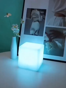 D224 Đèn Ngủ Trụ Vuông Đổi Màu Thông Minh - Đèn Led Decor Nhà Hàng/Quán Cafe Chống Nước Cao Cấp Có Điều Khiển Từ Xa