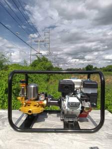 ปั๊มพ่นยา 3สูบ 1นิ้ว หม้อลมชนเครื่องยนต์ 8.5แรง white dog