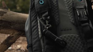 Elago Carabiner อัพเกรดห่วงให้เคส Airpods วัสดุไทเทเนียมแท้ - Gen 1, 2, 3 Pro