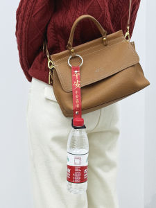 Túi Đeo Chéo Nước Ngắn Ngoài Trời Túi Đeo Lưng Du Lịch Cầm Tay Chai Nước Dây Treo Móc Kim Loại Chất Liệu Nhựa Túi Đựng Đồ Dùng Ăn Uống