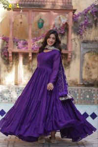 Classy Gown with Dhupata. (PRE ORDER)