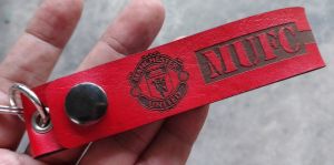 พวงกุญแจ แมนยู Manchester United MUFC พวงกุญแจหนัง PVC เกรด AAA พวงกุญแจแมนยู ยิงโลโก้ด้วยเลเซอร์