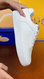 Mens shoes 2025 summer new student white sports board shoes versatile and trendy shoes mens casual white shoes men