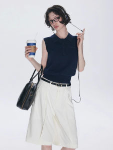 เสื้อกั๊กไหมน้ำแข็งคอโปโลสีพื้นสำหรับผู้หญิง ฤดูร้อน 2025 เสื้อเชิ้ตแขนกุดแบบลำลอง ทรงตรง ผ้าไหมผสมโพลีเอสเตอร์