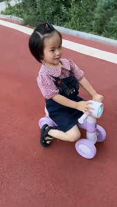 NEW Music Balance Bike For kids Car For Kids Baby Girl Baby Toddler Sliding Scooters With Bubbles