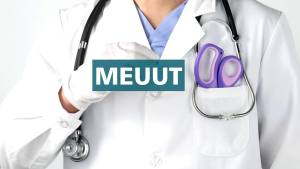 MEUUT 2 Pack Scissors Trauma Shears - 8 inch Patented Bandage Scissors Heavy Duty Surgical Grade EMT Scissors for EMT Workers Doctors Nurses Pink+purple