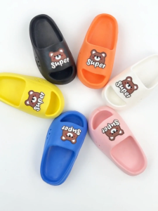 [🚚จัดส่งจากกรุงเทพฯ] หมีน้อยรูปแบบรองเท้าแตะพอดี 3-12 เด็กสบายลื่นเด็กรองเท้าแตะ