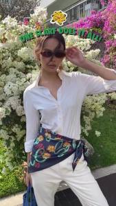 Sue.loveseveryday Immortelle 90x90 cm. Scarf (Sue x LOccitane)