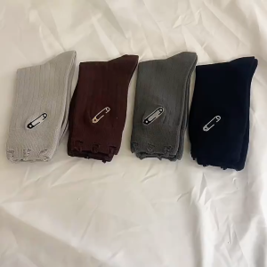 CEEKEY ถุงเท้าสตรี ถุงเท้าฤดูใบไม้ร่วงและฤดูหนาว ถุงเท้ากลางเกาหลี ถุงเท้าปักหมุด ถุงเท้าปักหมุด ถุงเท้าผ้าฝ้ายสำหรับผู้หญิง