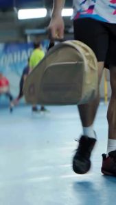 Tas Badminton Apacs Original S2210-SF: Tas Jinjing Desain Ergonomis