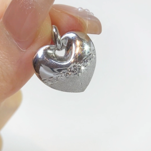 LAZO DIAMOND Minimalist Textured Heart Bauble Everyday Pendant in 375/9K White Gold