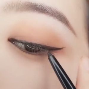 Automatic Rotation Eyeliner Waterproof and Sweat-Proof Eyeliner Pencil Fast-Drying Long Lasting Eyeline Gel Pen